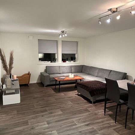 Your Home Away From Home, Apartment 2 Tromsø Esterno foto