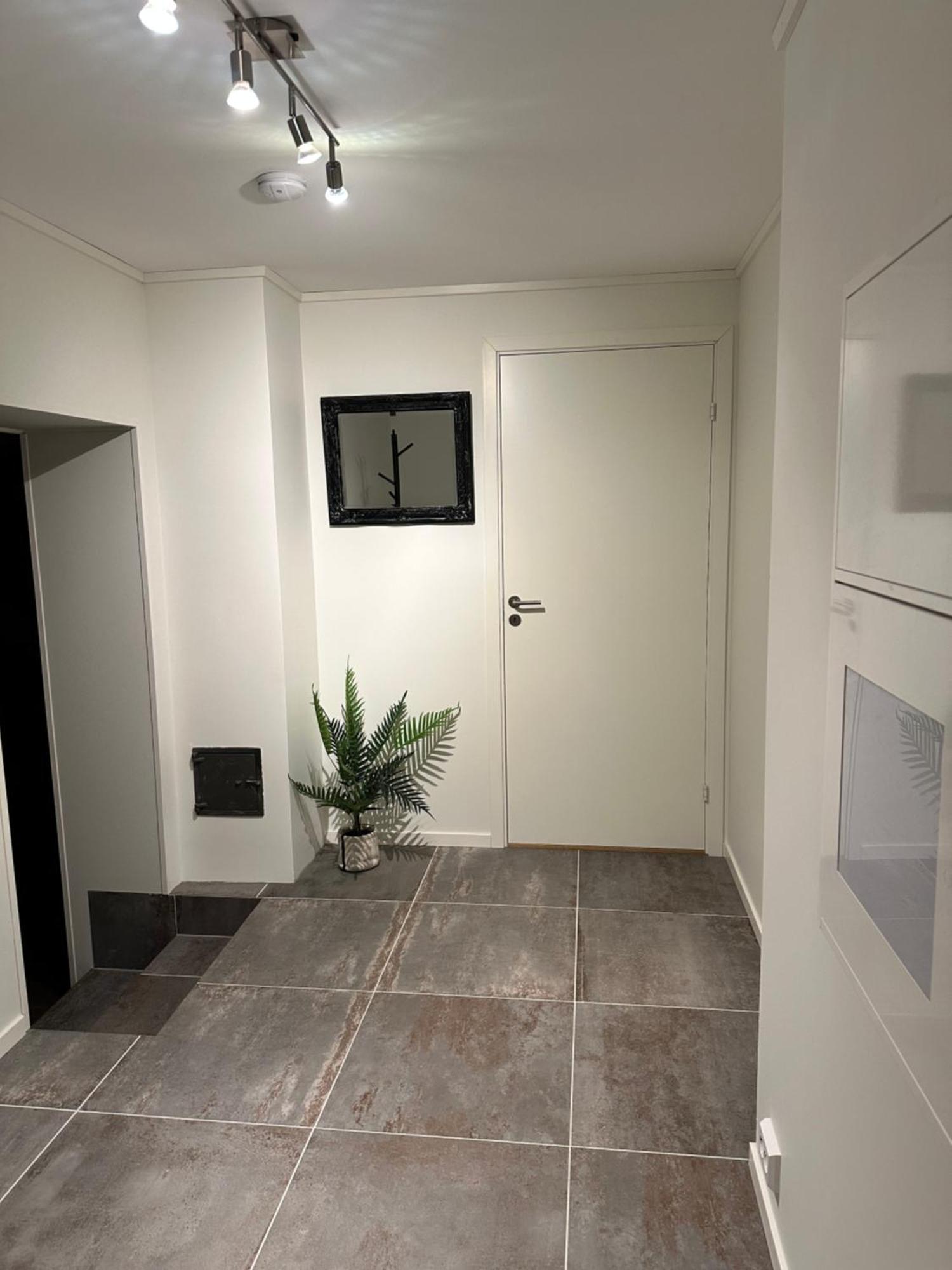 Your Home Away From Home, Apartment 2 Tromsø Esterno foto