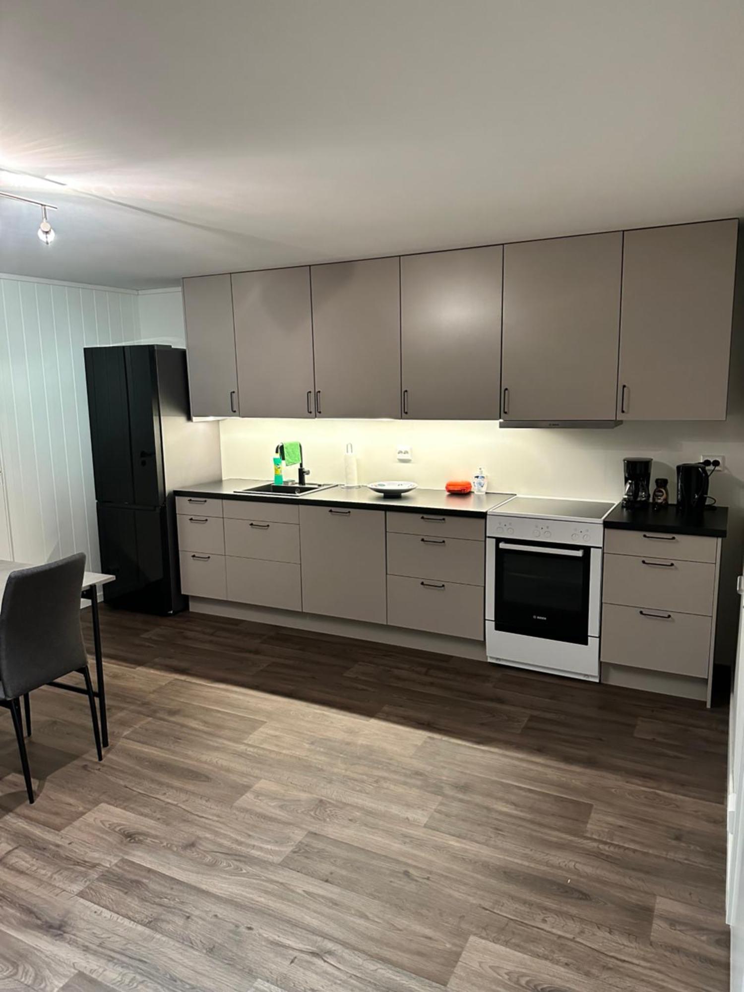 Your Home Away From Home, Apartment 2 Tromsø Esterno foto